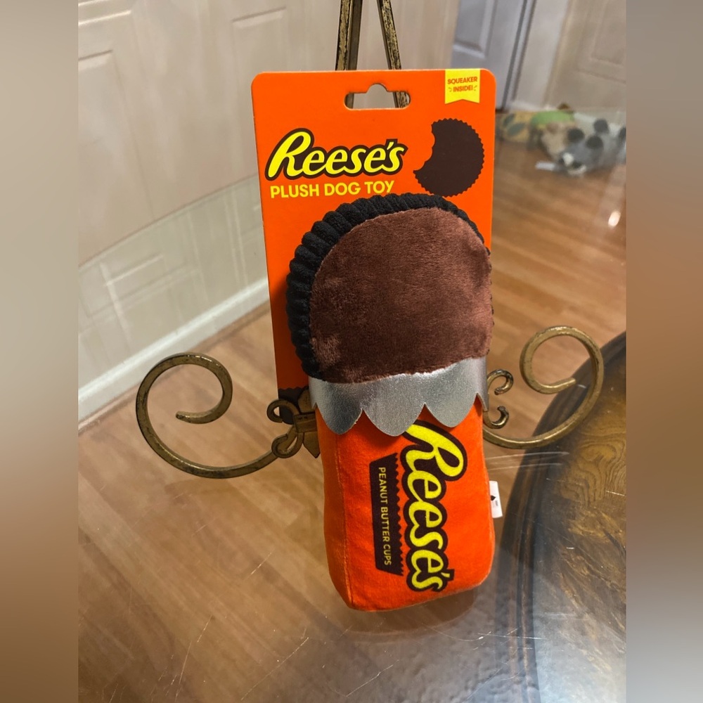 Reese's Plush Dog Toy Squeaky Crinkle (Ultra Rare) Peanut Butter Chocolate Cup